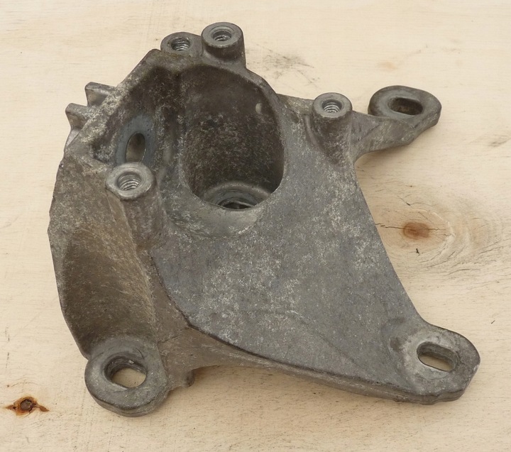 фото №1, Audi a8 d4 лапи підтримка коробки 4h0399113e