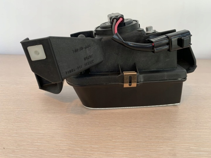 фото №5, Toyota oem номер 81220-33030