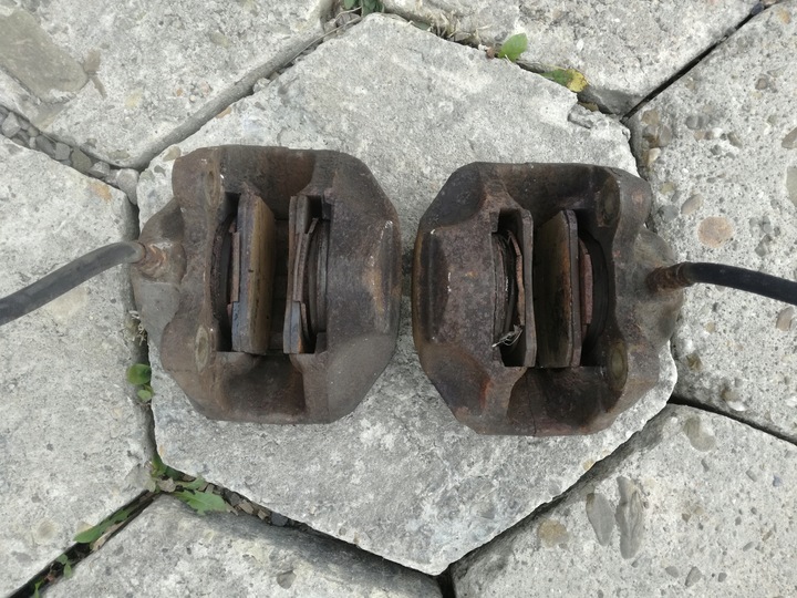 фото №1, Супорт лівий перед вентильований w107 w126