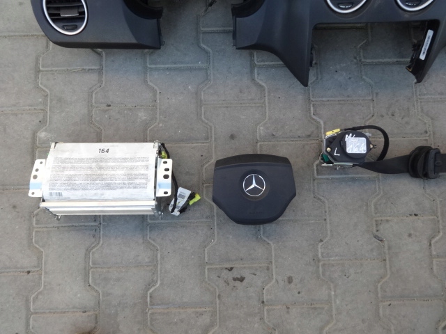 фото №2, Mercedes ml w164 05r- панель консоль подушки pas