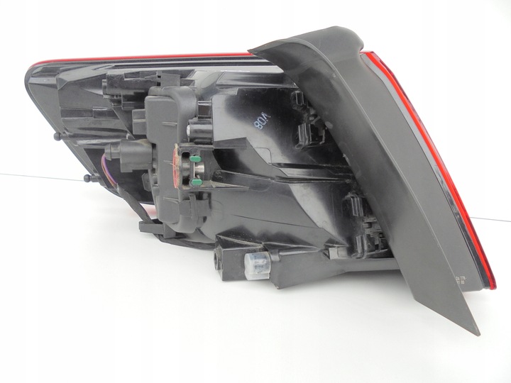 фото №9, Audi оригинальный номер 8v4945070 лампа задняя p