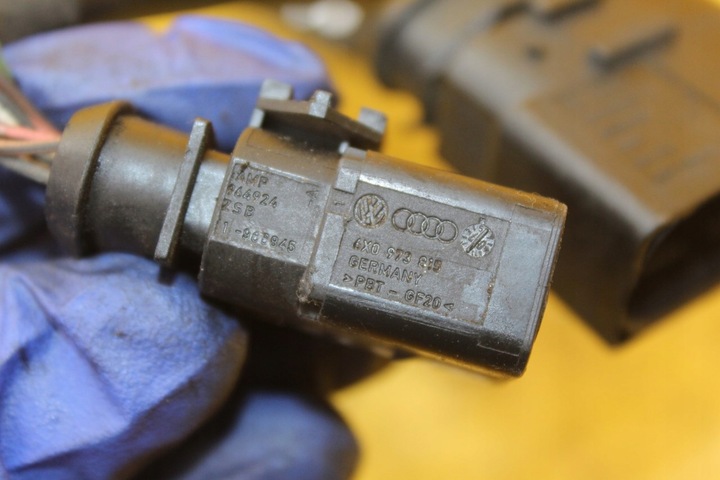 фото №9, Установка провод a4 b7 2.0 tfsi bwt 1j0973835