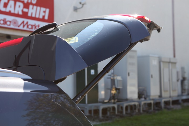 фото №15, V&s електричний кришка kia sorento 2015