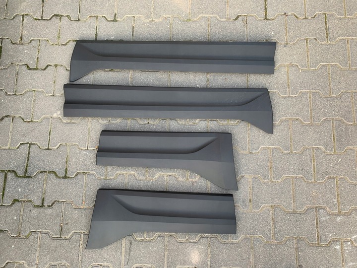 фото №1, Volvo xc40 дверь планка накладка левая правая