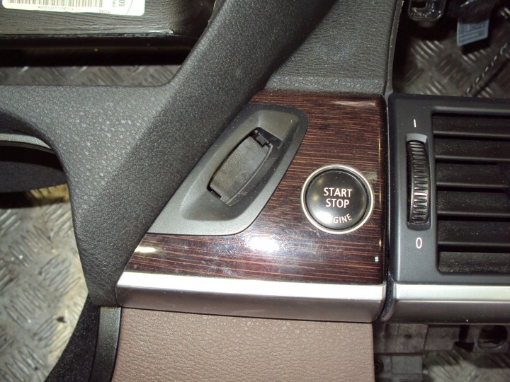 фото №8, Bmw x5 e70 x6 e71 торпедо роздавальна консоль tabak + подушка  пасажир