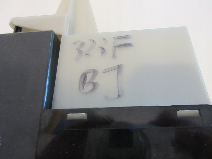 фото №7, Манометр часы дисплей mazda 323 323f bj