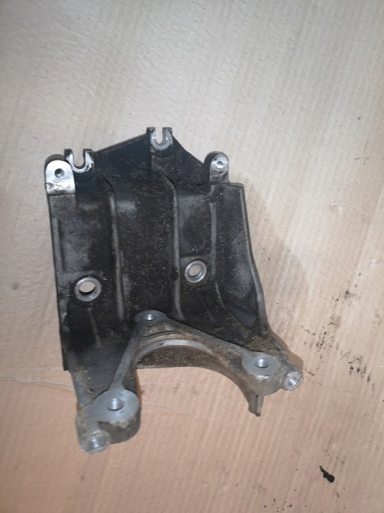 фото №2, Лапи тримач насоса вприскувальної audi a8 d3 057130147r