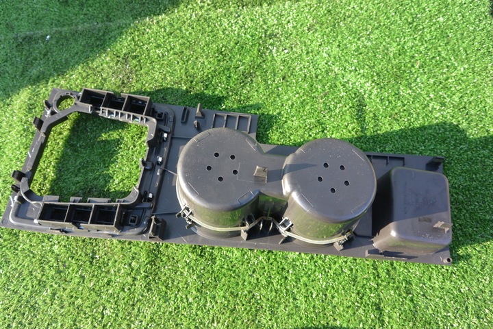 фото №5, Обшивка тунелю підлокітника vw passat b7 usa