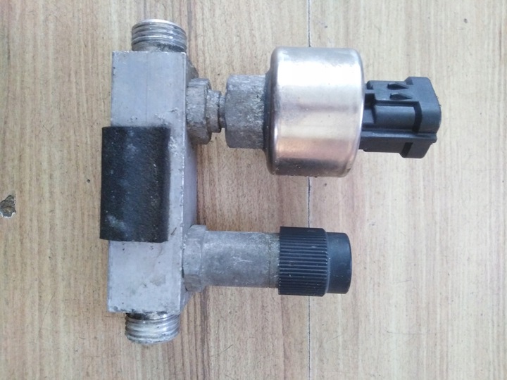 фото №1, Alfa romeo 156 датчик кондиционера з клапаном 570