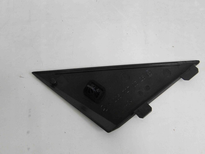 фото №2, Mercedes c класс w205 накладка треугольник дверь левая