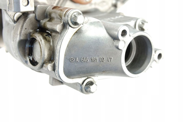 фото №8, Mercedes w 203 w211 2.2 cdi насос масла 6111810201