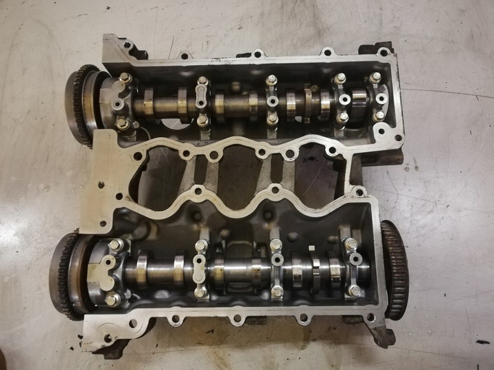 фото №13, Ford focus mk4 крышка валы головка двигателя 1.0
