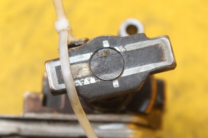 фото №5, Натяжитель грм audi a4 b5 2.4 b 078109088c