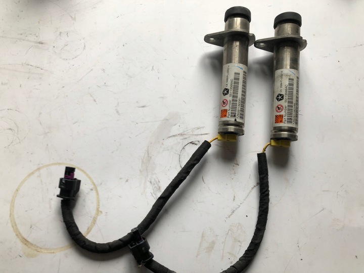 фото №1, Lancia thema 11-15 патрон/заряд капота 55113568ac