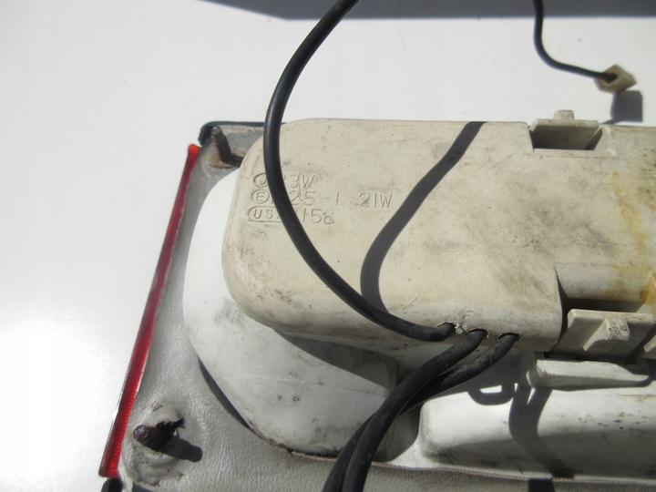 фото №10, Лампа задняя левая mazda 323 bd 043-6818l 1980-82