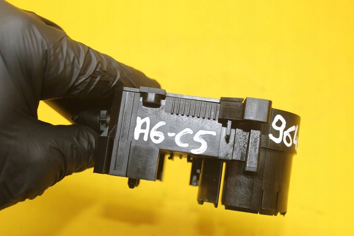 фото №6, Кермовий/підкермовий перемикач поворотів audi a6 c5 8l0953513g