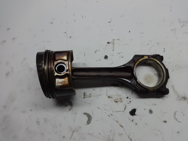 фото №1, Audi a3 8p vw golf r32 3.2 v6 bdb поршень шатун