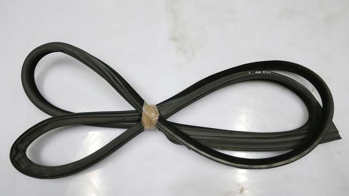 фото №1, Bmw f32 левая прокладка дверь левых 7279741