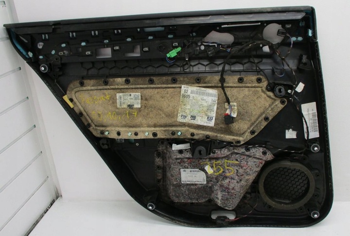 фото №9, Боковина двері праві зад vw passat b8 3g0867068a