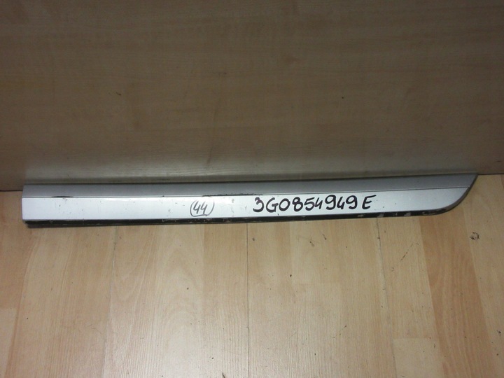 фото №1, Volkswagen оригінальний номер 3g0854949e планка двері задня