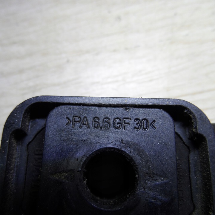 фото №9, Крепление трос коробки передач 1k0711789l vw new beetle 15