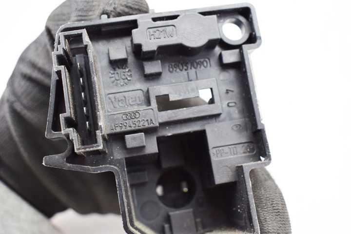 фото №6, Audi a6 c6 универсал вкладка w лампа w крышка багажника левый новый