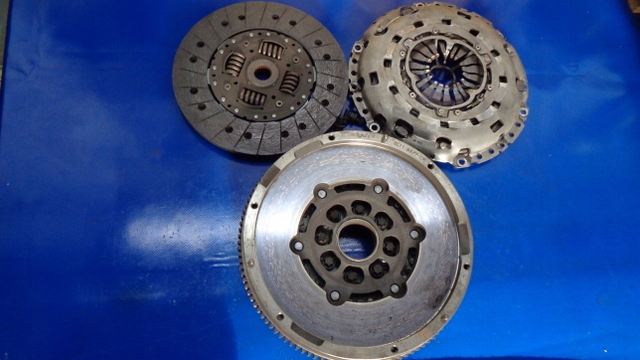 фото №1, Колесо двухмассовый luk диск 8.0mm ford transit mk7