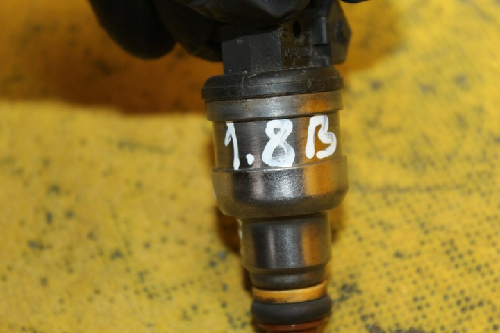 фото №8, Форсунка інжектор a4 b5 1.8 b 058133551a