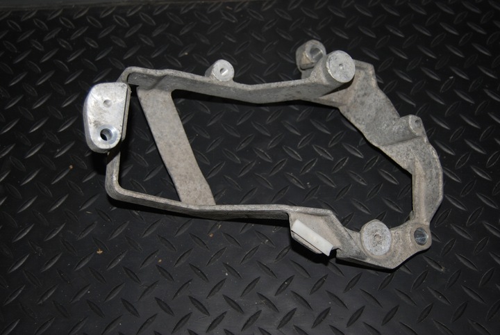 фото №1, Кріплення компресора audi a8 d3 3.0 tdi 4e0616869d