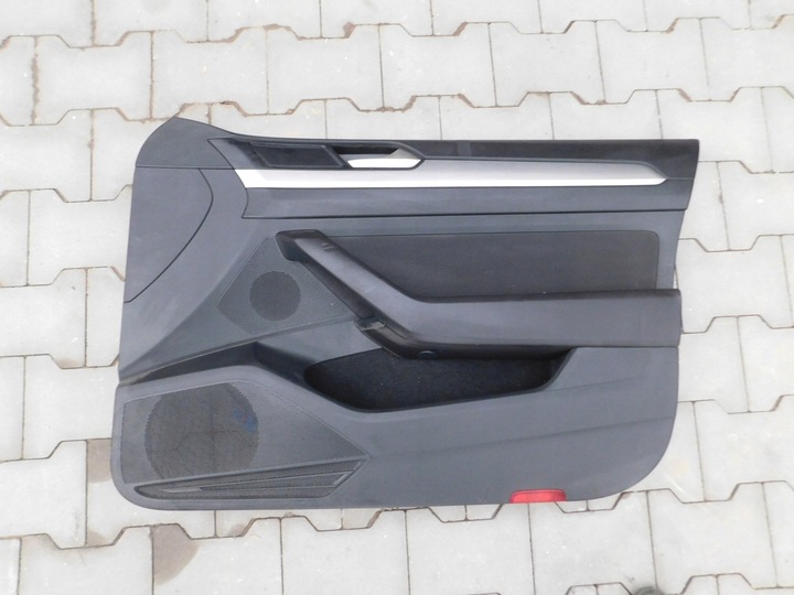 фото №1, Обивка правые перед vw passat b8 3g1867012