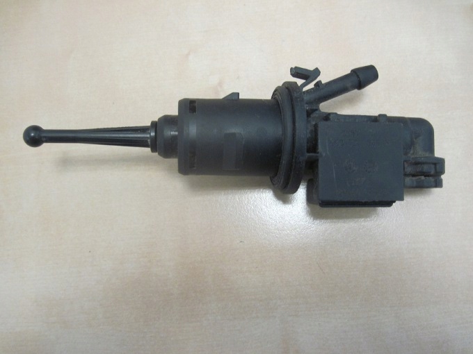 фото №1, Volkswagen оригинальный номер 1k0 721 388m насос сцепления