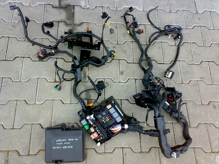 фото №1, Kia optima iv плагин 2016 2019 корпус коробка предохранителей