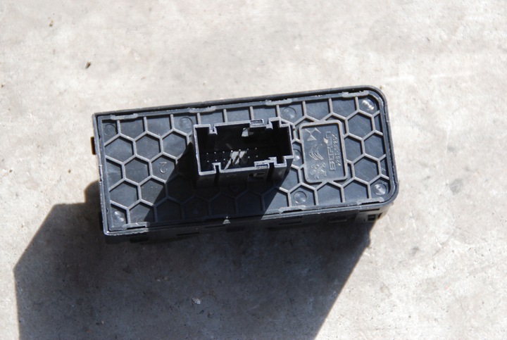 фото №2, Citroen c3 iii переключатель стекло левый