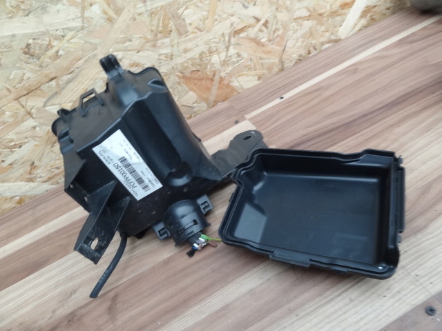 фото №3, Citroen c-elysee 1,6 vti коробка предохранителей