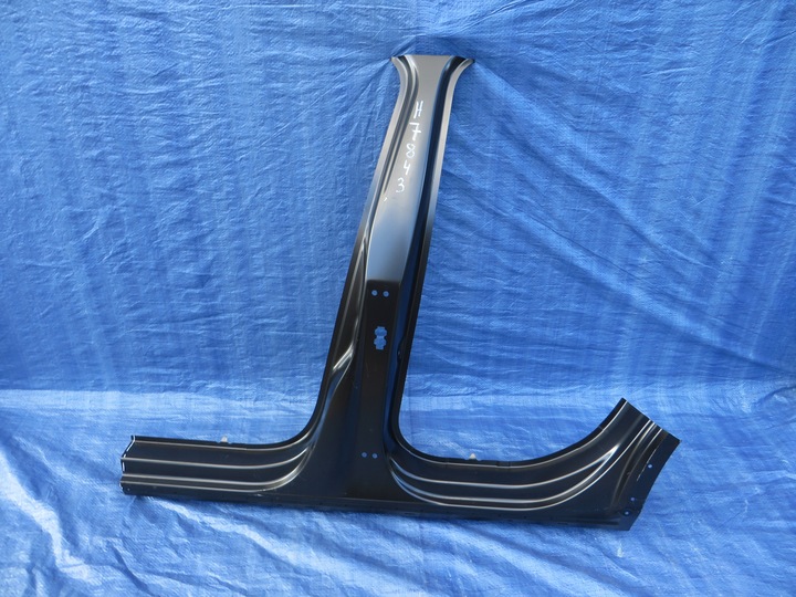 фото №1, Audi q2 81a стойка порог левый рама обшивка порога 81a809847