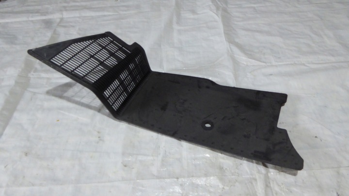 фото №1, Решітка захист зад ліва audi a6 c4 універсал 4a9864897