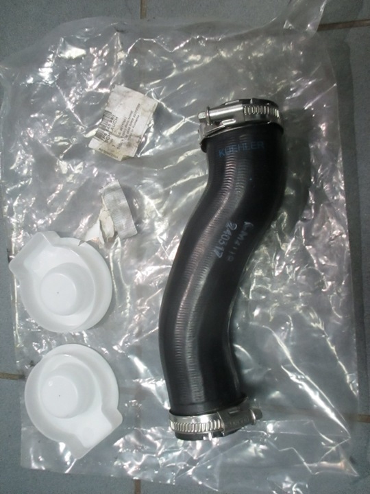 фото №1, Vw touareg 2010- шланг труба інтеркулер права 7p6145980