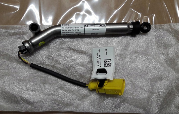 фото №1, Audi a7 s7 патрон / заряд ładunek капота 4k8823823 b праві