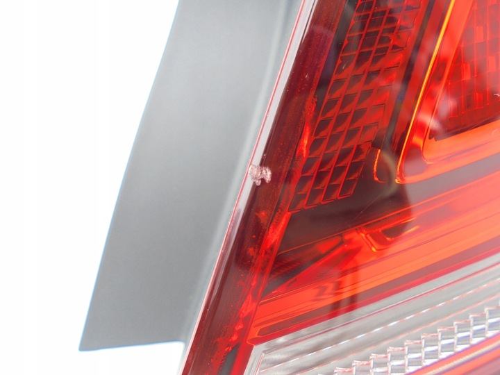 фото №6, Audi оригинальный номер 8v4945070 лампа задняя p