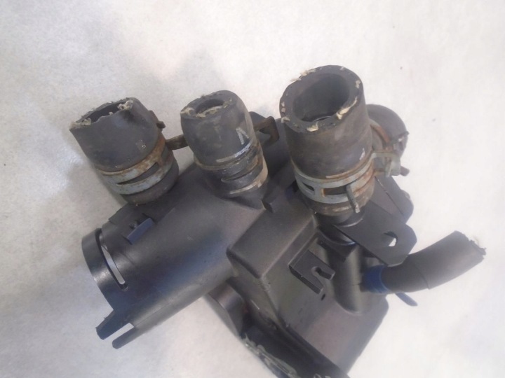 фото №6, Корпус термостата vw lupo 1.0 8v 032121111