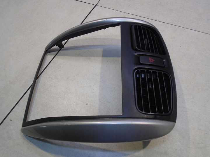 фото №3, Панель средний решётка воздуховод mazda premacy 2.0 d