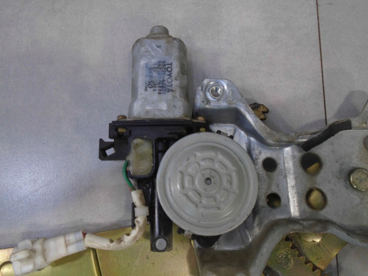 фото №4, Подъемник стекла левый зад rav4 2.0 16v 8571042020