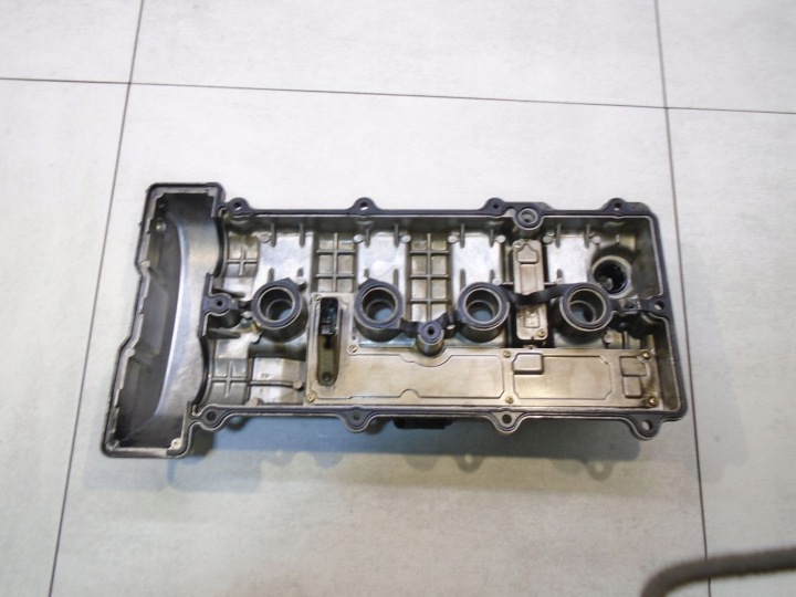 фото №7, Крышка клапанов mazda mpv ii 2.0 16v