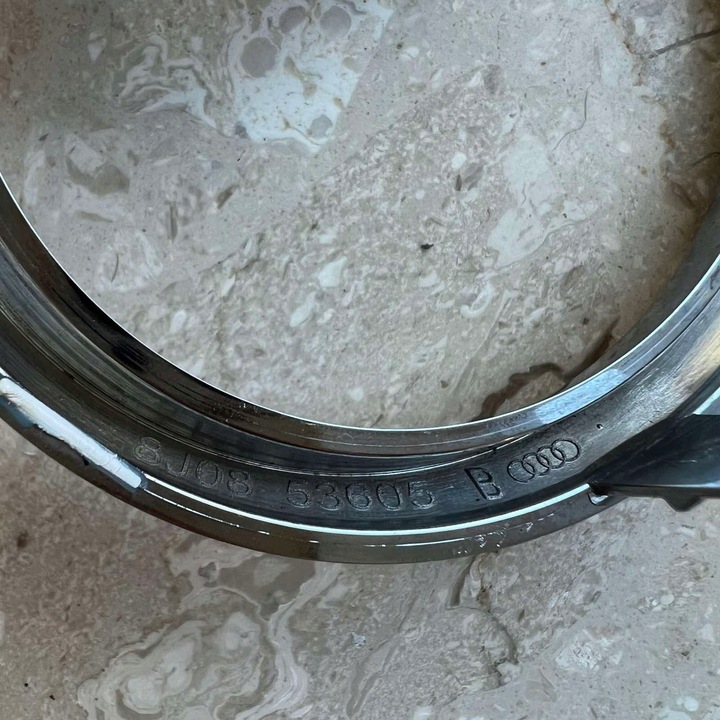 фото №9, Audi tt ii 06-14 емблема перед 8j0853605