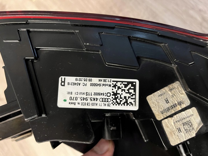 фото №12, Audi a6 c8 4k5 sedan лампа левый правый зад комплект планка