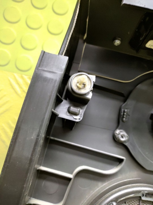 фото №13, Land rover discovery iii обивка боковина дверь левый зад