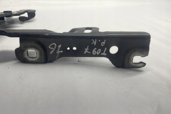 фото №8, Левый петля капота bmw 4 gran купе f36 13989610 3.0l дизель 230kw 2015