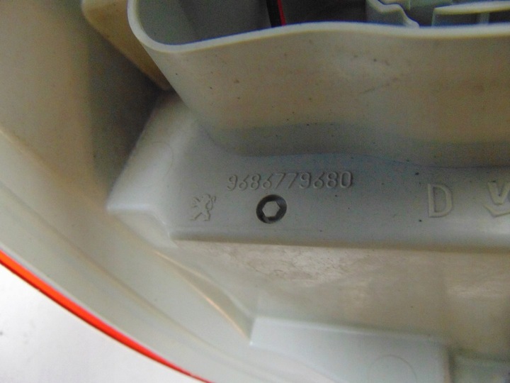 фото №11, Лампа права зад peugeot 508 універсал sw 9686779680 європа