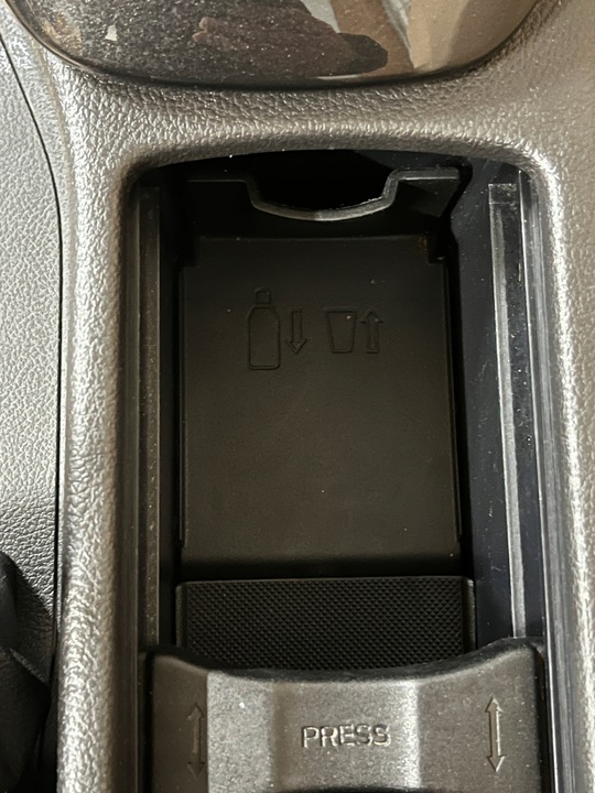 фото №10, Ford focus mk3 рестайлинг 14- подлокотник туннель комплектный европа