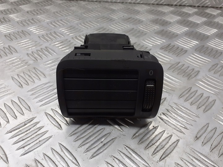 фото №1, Решётка левая воздуховод vw passat b5 3b0819703d